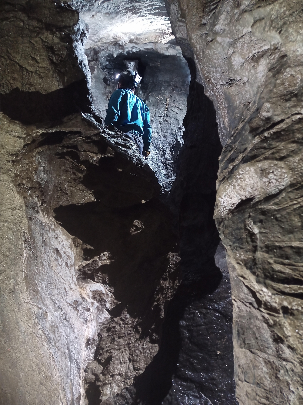 water inlet in Grotte du Porche